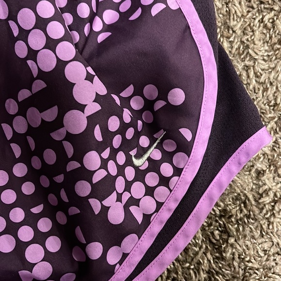 NIKE • Dri-Fit Size Large Purple Running Short - Picture 2 of 4